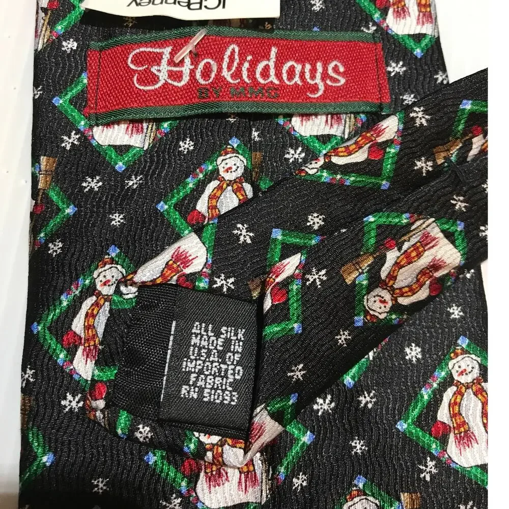 NWT Holiday by MMG Snowman Christmas Theme Wide Short Silk Necktie